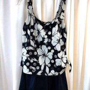 Women's Le Cove One Piece Black & White Skirted Floral Swimdress Size 14